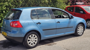 2005 Volkswagen Golf 1.6 Fsi Se in Blue — image 6