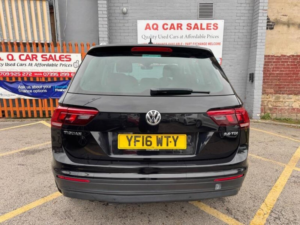 2016 Volkswagen Tiguan 2.0 Tdi Bluemotion Tech Se Navigation Euro 6 (s/s) 5dr in Black — image 6