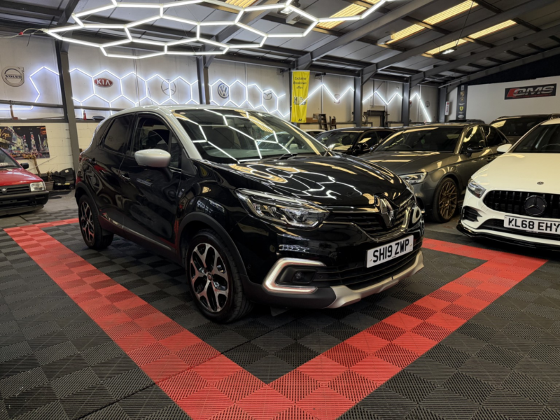 2019 Renault Captur 1.3 Gt Line Tce 130 My19 in Black — image 1
