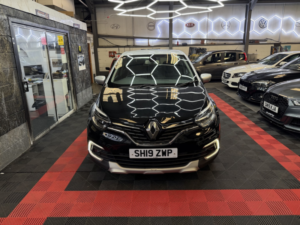2019 Renault Captur 1.3 Gt Line Tce 130 My19 in Black — image 3