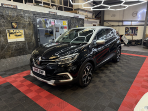 2019 Renault Captur 1.3 Gt Line Tce 130 My19 in Black — image 4