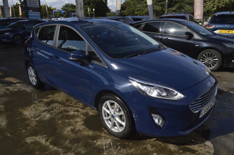 2019 Ford Fiesta 1.0 T Ecoboost Zetec in Blue — image 1