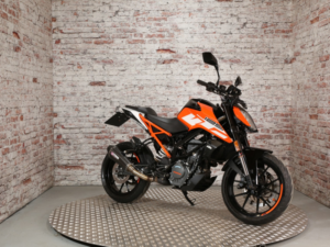 2018 Ktm 125 Duke in Orange — image 3