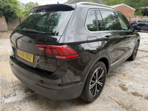 2018 Volkswagen Tiguan 2.0 Tdi Se Navigation in Black — image 4