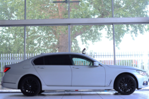 2014 BMW 7 Series 3.0 740li Saloon 4dr Petrol Auto Euro 6 (s/s) (326 Ps) in White — image 2