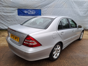2005 Mercedes-Benz C Class 2.1 C220 Cdi Classic Se in Silver — image 5