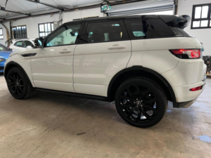 2013 Land Rover Range Rover Evoque 2.2 Sd4 Dynamic Auto 4WD Euro 5 5dr in White — image 5