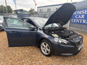2013 Volvo V40 2.0 D3 Se Geartronic Euro 5 (s/s) 5dr in Blue — image 3