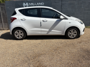 2015 Hyundai I10 1.0 Se in White — image 2