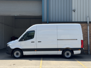 2020 Mercedes-Benz Sprinter 2.0 315 Cdi Progressive Rwd L2 H2 Mwb High Roof Euro 6 (s/s) 5dr (150bhp) in White — image 5