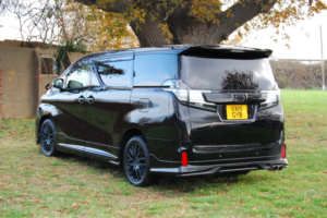 2015 Toyota Vellfire 3.5 30 Series Royal Lounge in Black — image 5