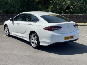 2019 Vauxhall Insignia 2.0 Turbo D Blueinjection Sri Vx Line Nav in White — image 4