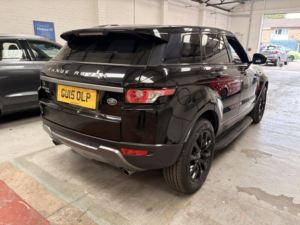 2015 Land Rover Range Rover Evoque 2.2 Sd4 Pure Tech in Black — image 4