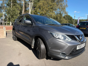2015 Nissan Qashqai 1.6 Dci Tekna SUV 5dr Diesel Manual 4WD Euro 6 (s/s) (130 Ps) in Grey — image 4