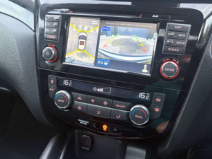2015 Nissan Qashqai 1.6 Dci Tekna SUV 5dr Diesel Manual 4WD Euro 6 (s/s) (130 Ps) in Grey — image 6