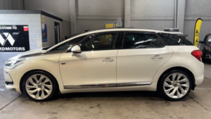 2014 Citroen Ds5 2.0 H E-Hdi Airdream Dsport Diesel Automatic Hybrid 5dr Lowmiles+lowtax+panroof+satnav in White — image 2
