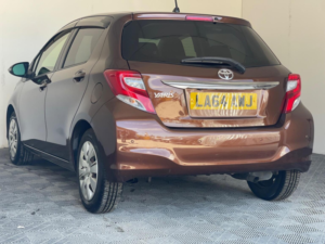 2014 Toyota Yaris 1.33 Dual Vvt-I Icon Multidrive S Euro 6 5dr in Brown — image 6