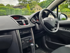 2012 Peugeot 207 1.6 Vti Allure Hatchback 5dr Petrol Tiptronic Euro 5 (120 Ps) in Silver — image 2