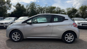 2014 Peugeot 208 1.2 Vti Active Euro 5 3dr in Silver — image 6