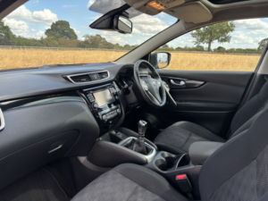 2016 Nissan Qashqai 1.2 Dig-T N-Connecta in Black — image 2