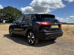 2016 Nissan Qashqai 1.2 Dig-T N-Connecta in Black — image 3