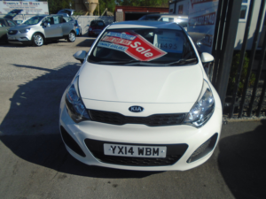 2014 Kia Rio 1.25 1 Hatchback 3dr Petrol Manual Euro 5 (84 Bhp) in White — image 2