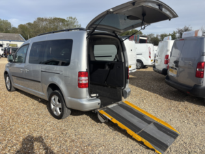 2012 Volkswagen Caddy Maxi Life Wheelchair Accessible Vehicle Wav 1.6 Tdi Cr in Silver — image 6