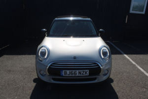 2016 MINI Hatch 1.5 5-Door Hatch Cooper in Silver — image 2