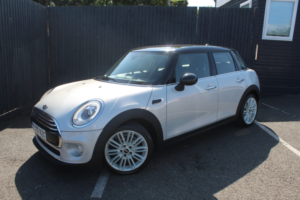 2016 MINI Hatch 1.5 5-Door Hatch Cooper in Silver — image 3