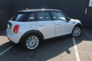 2016 MINI Hatch 1.5 5-Door Hatch Cooper in Silver — image 6