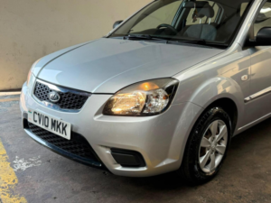 2010 Kia Rio 1.4 1 5dr in Silver — image 4