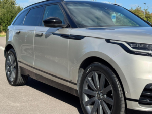 2019 Land Rover Range Rover Velar 3.0 D300 R-Dynamic Hse Auto 4WD Euro 6 (s/s) 5dr in Silver — image 3