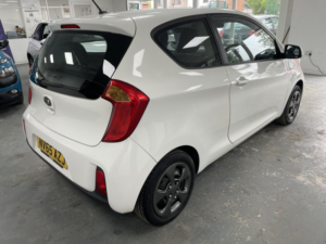 2015 Kia Picanto 1.0 1 in White — image 6