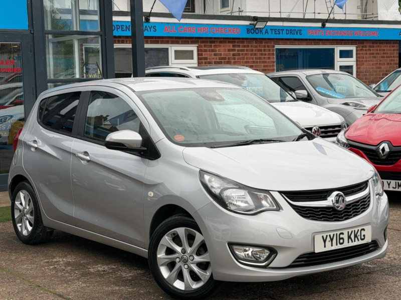 2016 Vauxhall Viva 1.0i Sl Euro 6 5dr in Silver — image 1