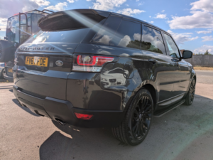 2017 Land Rover Range Rover Sport 3.0 Sd V6 Hse in Grey — image 2