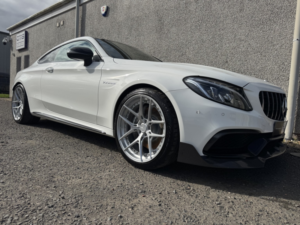 2017 Mercedes-Benz C Class 4.0 C63 V8 Biturbo Amg in White — image 5