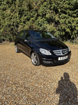 2011 Mercedes-Benz B Class 2.0 B180 Cdi Sport in Black — image 4