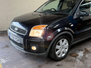 2009 Ford Fusion 1.6 Plus 5dr in Black — image 3