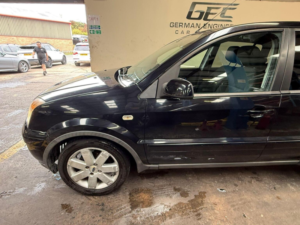 2009 Ford Fusion 1.6 Plus 5dr in Black — image 5
