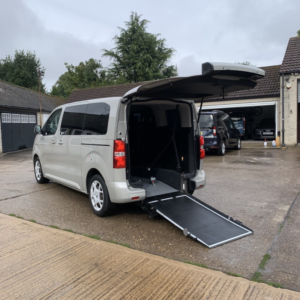 2020 Citroen Spacetourer 2.0 Bluehdi Feel M in Beige — image 2