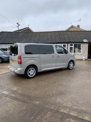 2020 Citroen Spacetourer 2.0 Bluehdi Feel M in Beige — image 3