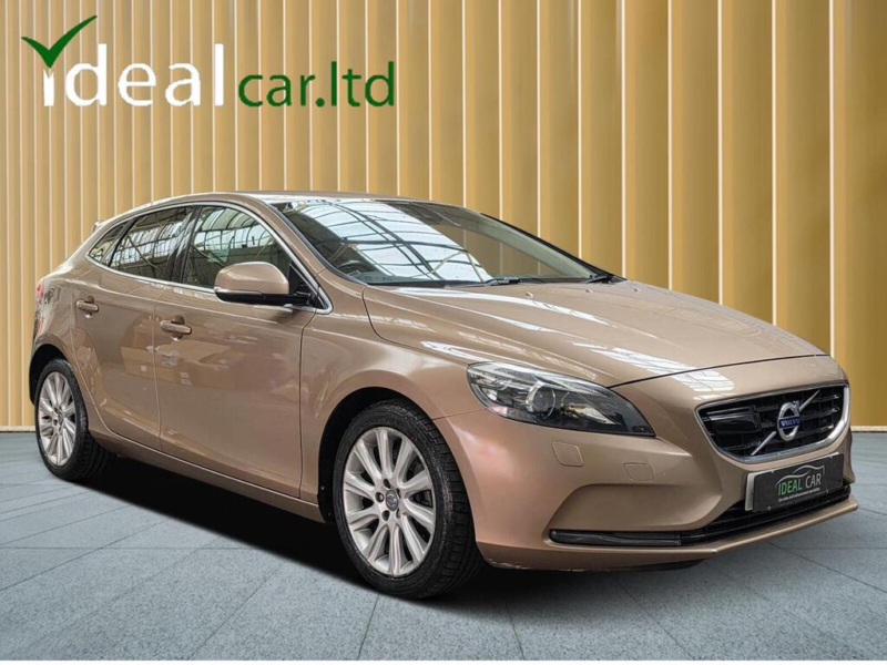 2013 Volvo V40 2.0 D3 Se Lux Nav Geartronic Euro 5 (s/s) 5dr in Bronze — image 1