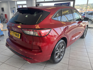2022 Ford Kuga 1.5 T Ecoboost St-Line Edition in Red — image 4