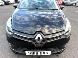 2019 Renault Clio 1.5 Dci Iconic Euro 6 (s/s) 5dr in Black — image 6