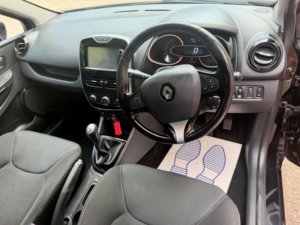2016 Renault Clio 0.9 Tce Dynamique Nav Euro 6 (s/s) 5dr in Black — image 4