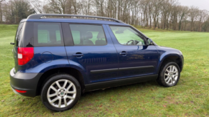 2011 Skoda Yeti 2.0 Tdi Elegance 4WD Euro 5 5dr in Blue — image 6