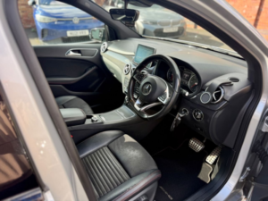 2016 Mercedes-Benz B Class 1.5 B180d Amg Line (premium) MPV 5dr Diesel 7g-Dct Euro 6 (s/s) (109 Ps) in Silver — image 2
