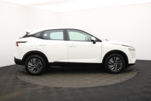 2023 Nissan Qashqai 1.3 Dig-T Mhev Acenta Premium SUV 5dr Petrol Hybrid Manual Euro 6 (s/s) (140 Ps) in White — image 2