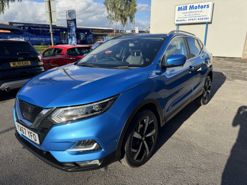 2017 Nissan Qashqai 1.5 Dci Tekna in Blue — image 1