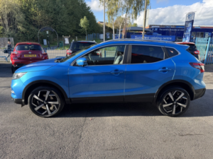 2017 Nissan Qashqai 1.5 Dci Tekna in Blue — image 2